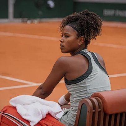 Victoria Barros cai nas semis juvenis de Roland Garros