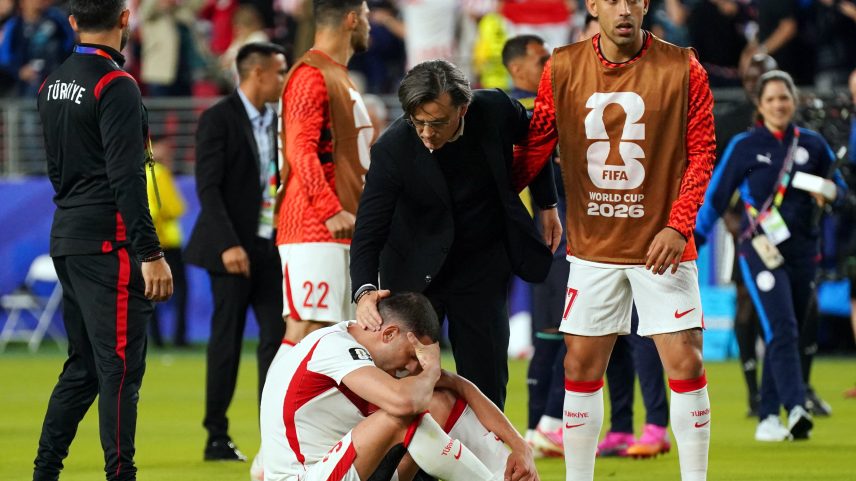 Vincenzo Montella, técnico da Turquia, após derrota para o Paraguai, na Copa do Mundo — Foto: Reuters/David Gonzales