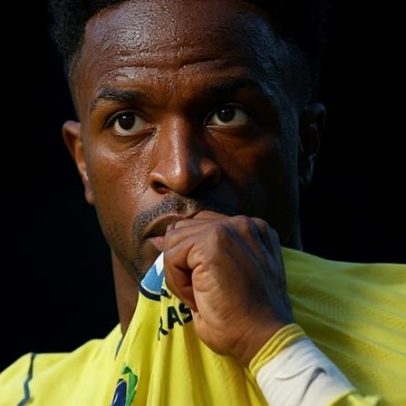 Ancelotti sabe como usar Vinícius Júnior melhor, diz Arnaldo