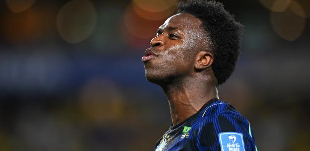Vinícius Júnior celebra gol do Brasil sobre o Haiti em partida da Copa do Mundo