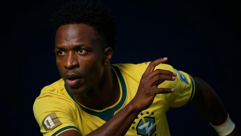 Vini Jr celebra gol em Escócia x Brasil, duelo da Copa do Mundo