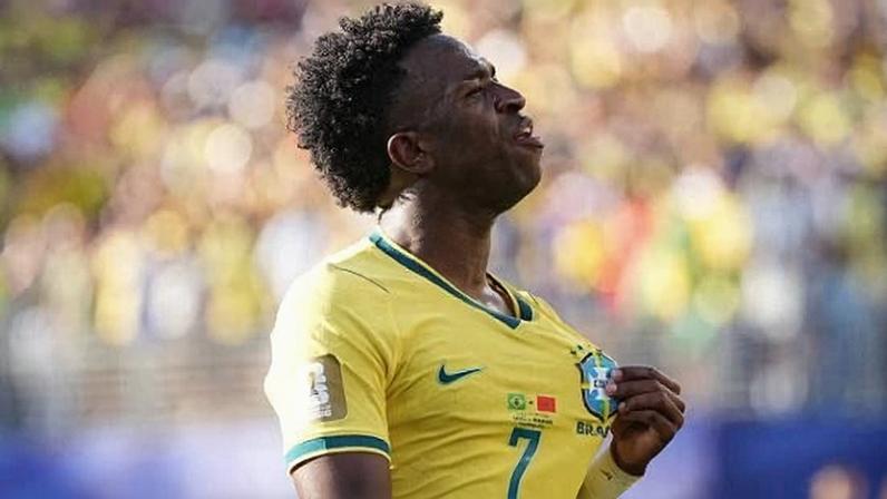 Vini Jr comemora gol do Brasil contra Marrocos na Copa do Mundo