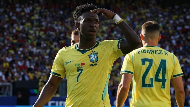 Vini Jr comemora gol marcado contra o Marrocos na Copa do Mundo