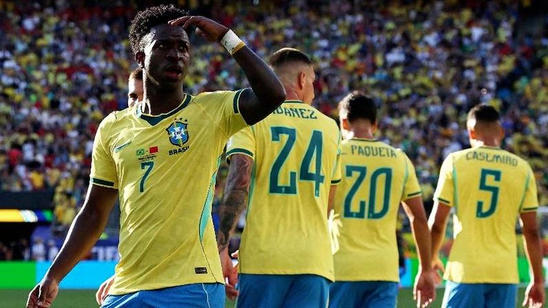 Vini Jr comemora gol marcado contra o Marrocos na Copa do Mundo