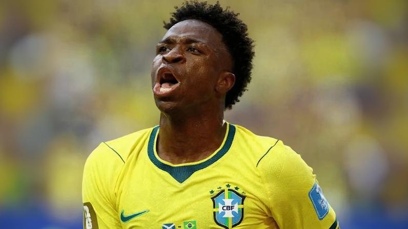 Vini Jr, do Brasil, celebra gol sobre a Escócia em jogo da Copa do Mundo