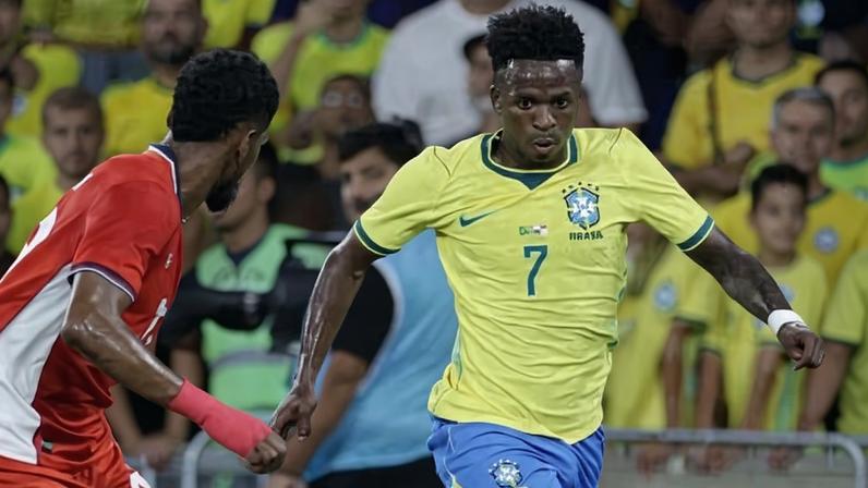 Vini Jr durante amistoso entre Brasil e Panamá, no Maracanã