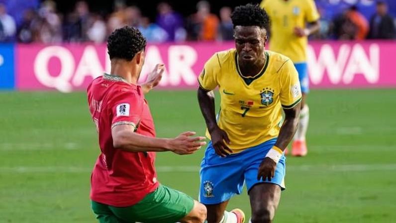 Vini Jr em ação durante Brasil x Marrocos pela Copa do Mundo