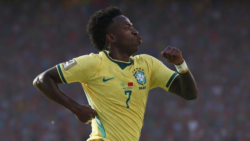 Vini Jr festeja gol durante Brasil x Marrocos, jogo da Copa do Mundo