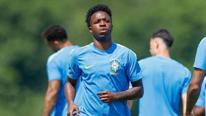Vini Jr no treino da seleção um dia antes da estreia na Copa