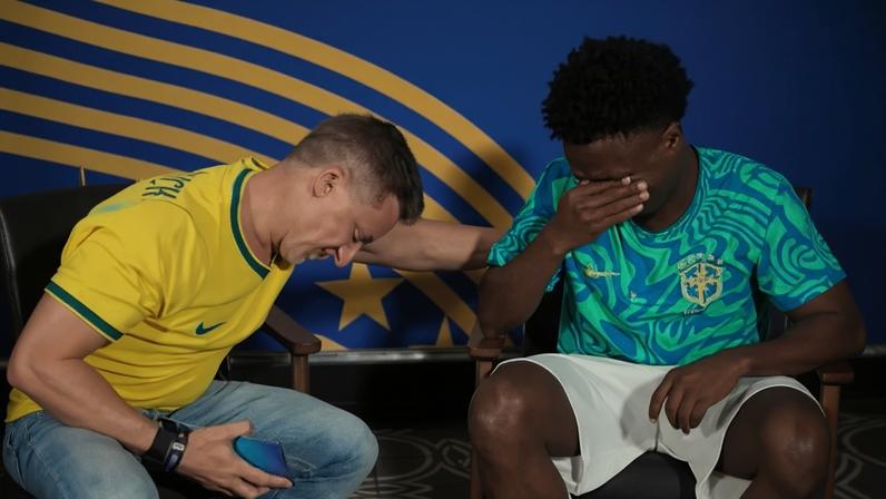 Vini Jr. se emocionou durante o Domingão com Huck