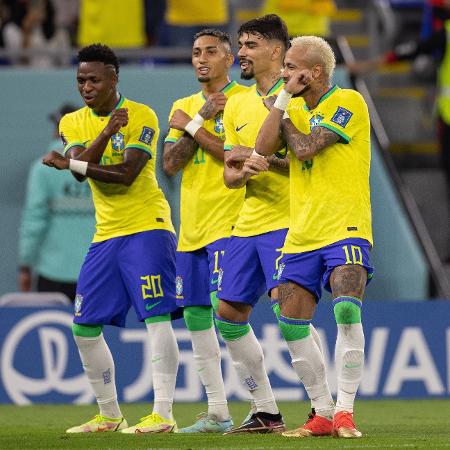Vini, Raphinha, Paquetá e Neymar comemoram gol contra Coreia do Sul na Copa do Qatar