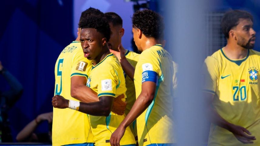 Vinicius Junior comemora gol durante Brasil x Marrocos, pela Copa do Mundo