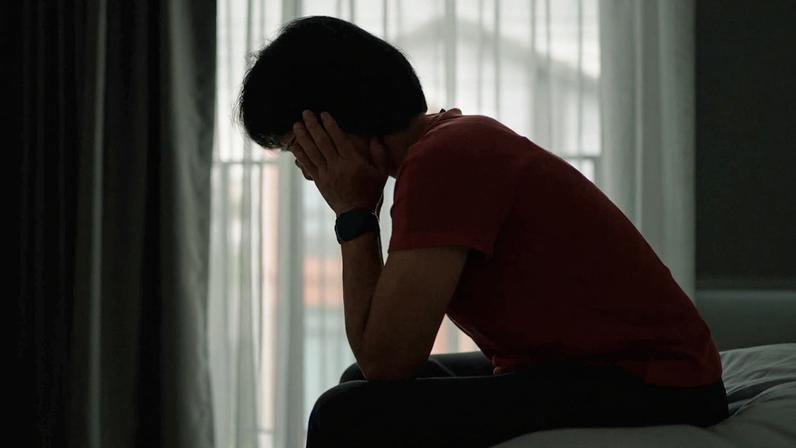 A mãe, foi estuprada enquanto dormia dentro da residência da família. O filho foi preso e um celular foi apreendido para as investigações - Metrópoles