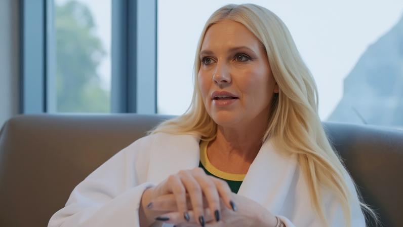 Virginia chora ao falar de depressão em primeira gravidez