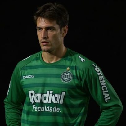 Coritiba lança camisa inspirada em clube escocês há 20 anos