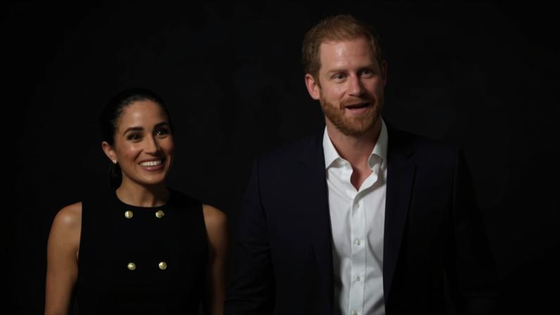 Meghan Markle e Príncipe Harry visitam hospital infantil na Austrália — Foto: Getty Images