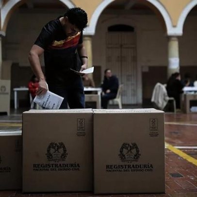 Esquerda fica atrás da terceira via nas pesquisas de voto na Colômbia