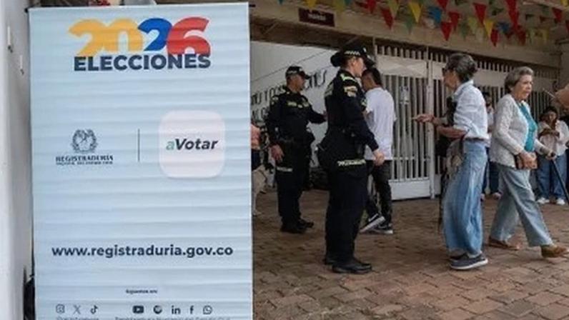Colombianos votam nas eleições para o Congresso de 2026, em 8 de março de 2026, em Cali, Colômbia