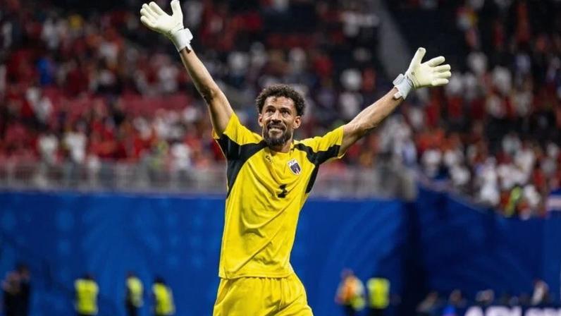 Em sua estreia na Copa do Mundo, Vozinha garantiu o placar de 0 a 0 contra a campeã europeia