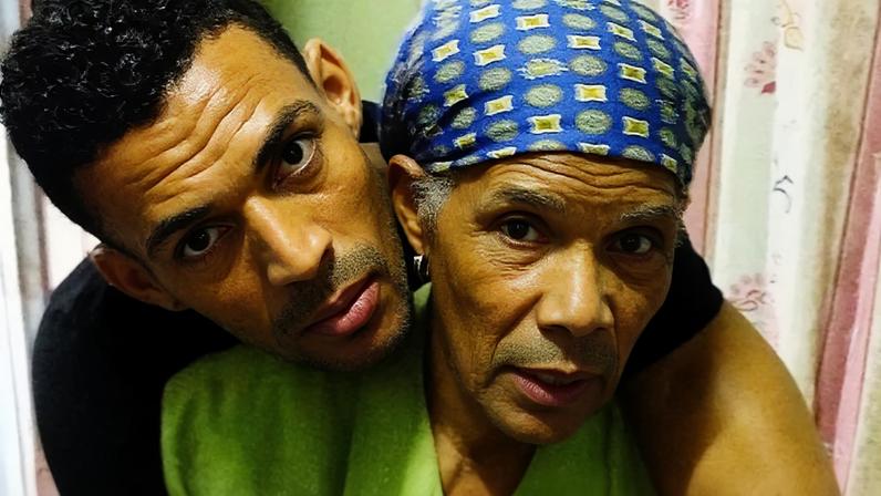 Vozinha e a avó Maria Senhorinha dos Santos, que já faleceu, segundo relato do próprio atleta