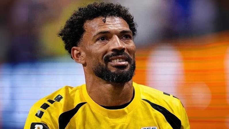 Vozinha em ação durante jogo entre Cabo Verde e Espanha na Copa do Mundo