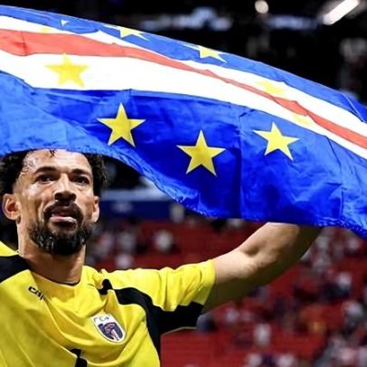 Goleiro Vozinha ganha milhares de seguidores após empate com Espanha