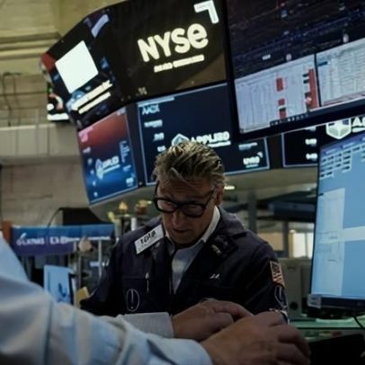 Wall Street opera mista antes da decisão de juros do Fed