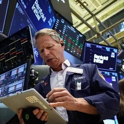 Wall Street opera sem rumo, de olho no Oriente Médio