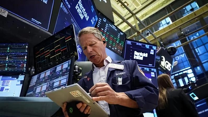 Operador na bolsa de Nova York em 8 de junho de 2026