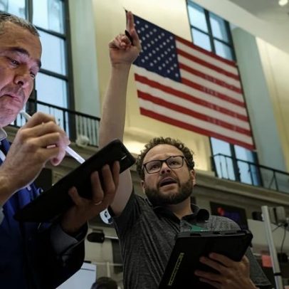 Wall Street recua diante de novos ataques no Oriente Médio