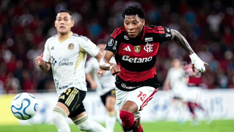 Plata em ação no Flamengo x Cusco — Foto: Gilvan de Souza / Flamengo
