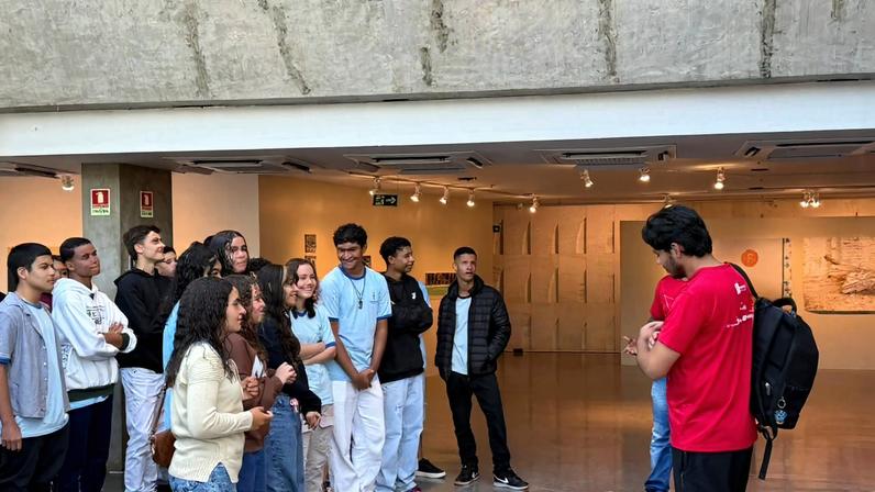 1 de 1 escola constelações contemporaneas