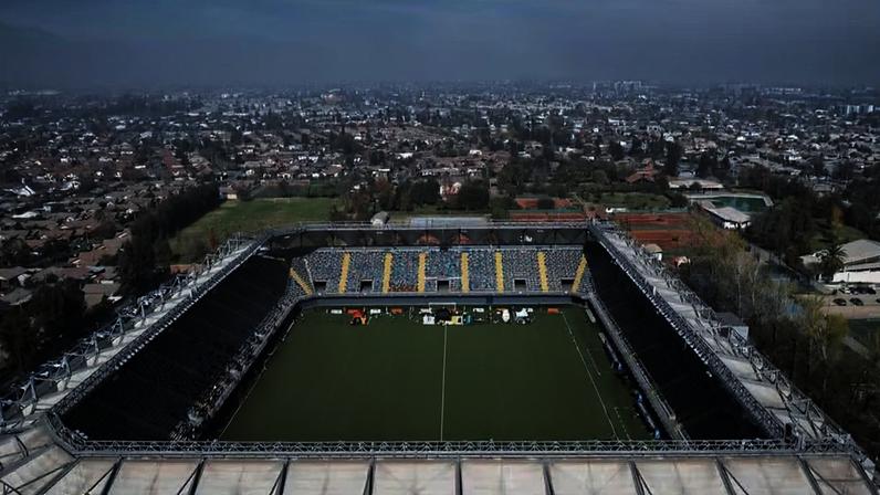 Estádio no Chile recebe mais de 8 mil torcedores para trocar figurinhas da Copa — Foto: Reprodução/Instagram