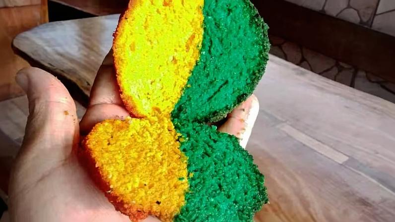 Empreendedora baiana entra no clima da Copa do Mundo e cria acarajé verde e amarelo — Foto: Arquivo Pessoal