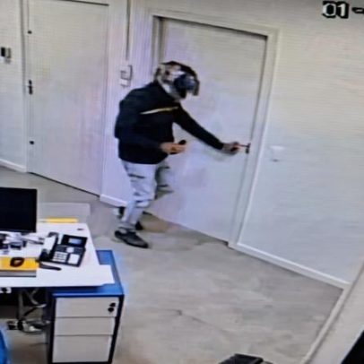 Segurança é preso suspeito de furtar armas de cofre de banco