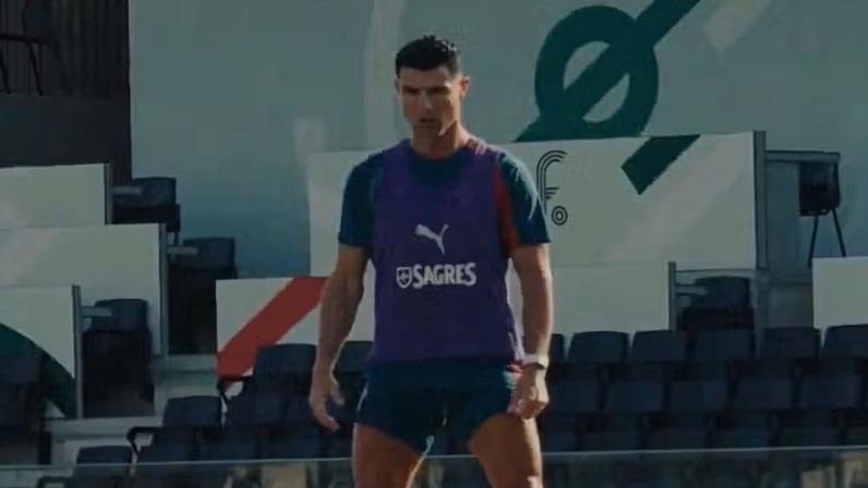 Cristiano Ronaldo cobrando faltas em treino de Portugal — Foto: Reprodução/Instagram