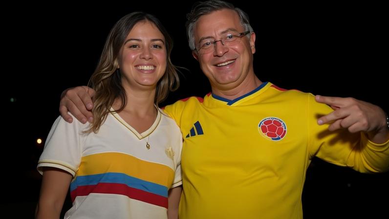 Antonella Petro ao lado do pai, Gustavo Petro, presidente da Colômbia — Foto: Reprodução