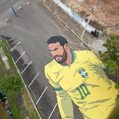 Neymar ganha versão gigante de 850 m² no asfalto e atrai curiosos no RS