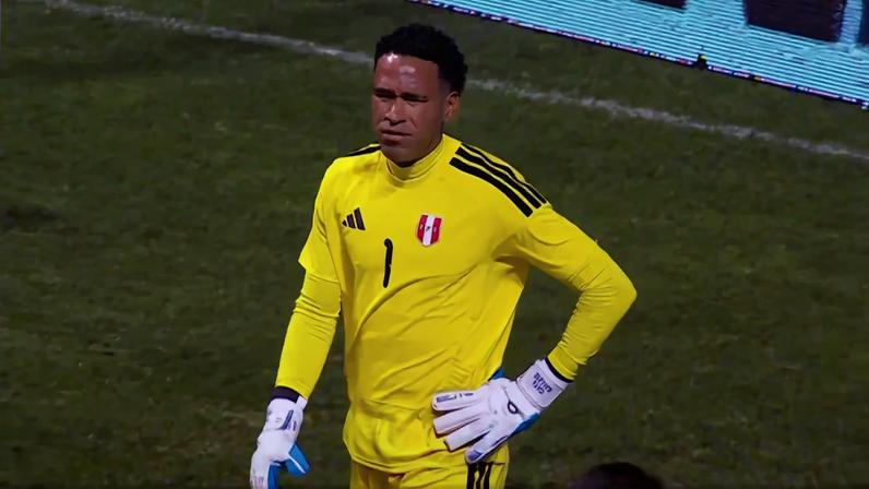Goleiro do Peru lamenta falha em terceiro gol da Espanha. — Foto: Reprodução/SporTV