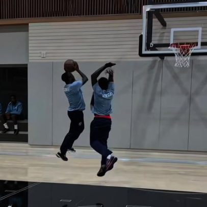 Jogadores de Senegal visitam Spurs e experimentam basquete nos EUA
