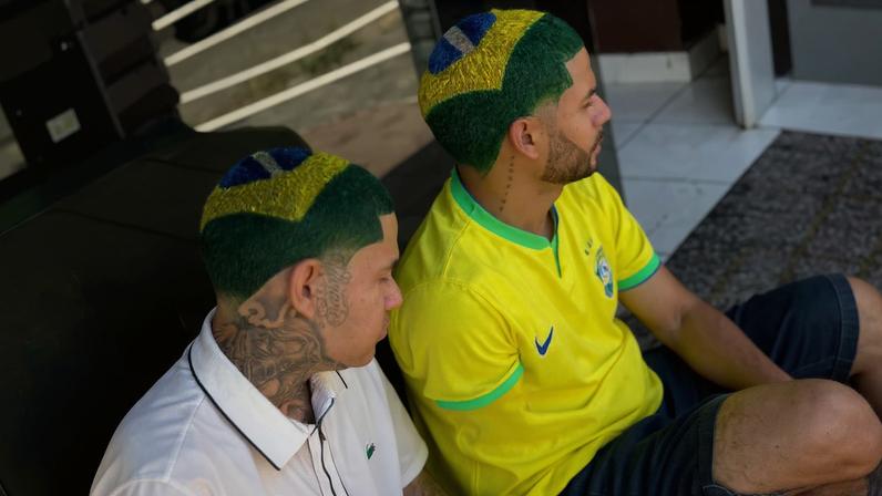 Barbeiro de MG viraliza com o corte do Brasil e explica técnica