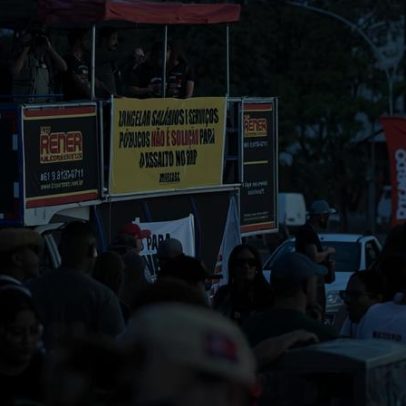 Servidores públicos do DF protestam contra acordo para salvar BRB