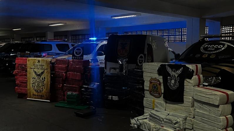 barras de maconha 1,7 toneladas apreendidas