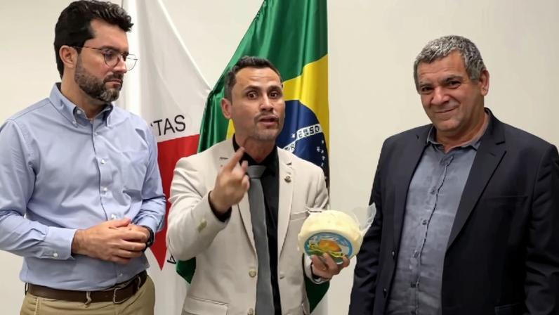 Cleitinho acusa fiscalização de humilhar produtores ao destruir queijo
