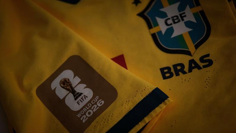 Patch dourado na camisa da Seleção — Foto: Reprodução
