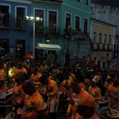 Vaias a Paquetá e Raphinha marcam estreia do Brasil com Galvão no SBT