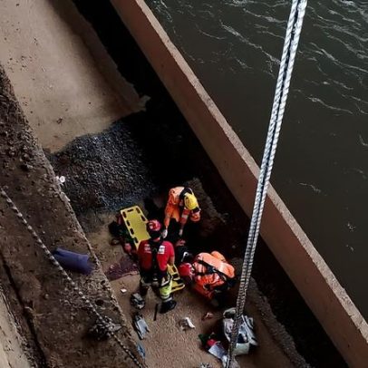 Homem cai em ribeirão, sofre trauma grave e é resgatado no centro de BH