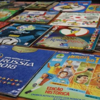 Colecionador guarda 400 itens, álbum da Copa de 70 e figurinhas de Ancelotti