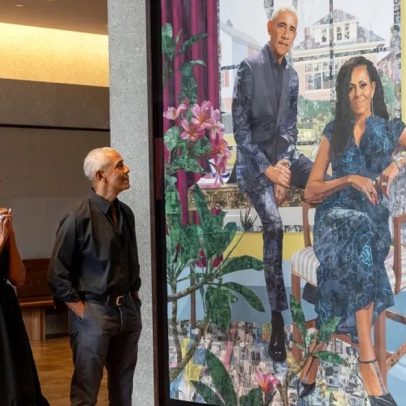 Barack e Michelle Obama conhecem retrato do novo centro presidencial em Chicago