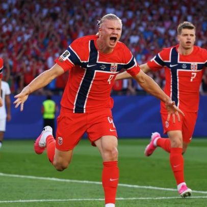 Haaland abre o placar para a Noruega com seu primeiro gol na Copa